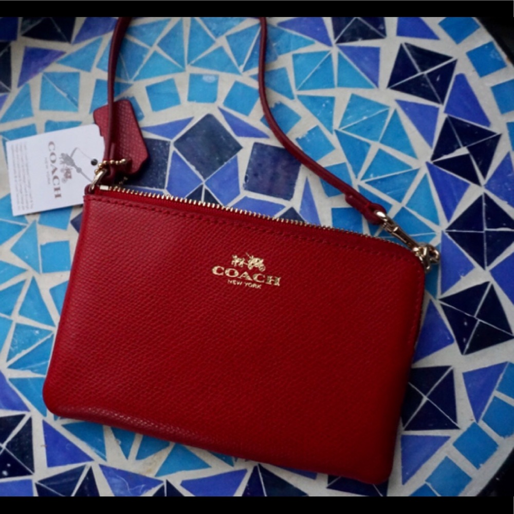 Coach Wristlet (classic red)